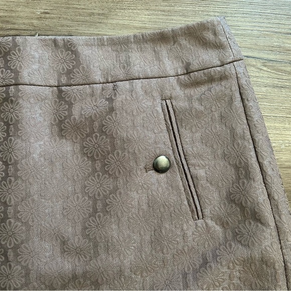 LOFT 3D Floral Print Mini Skirt Women Size 6 Taupe color Cutesy Date Fall Summer - Picture 3 of 6